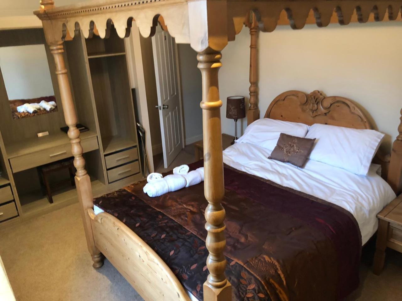 Bed and Breakfast The Blacksmith Arms Олтон Екстер'єр фото