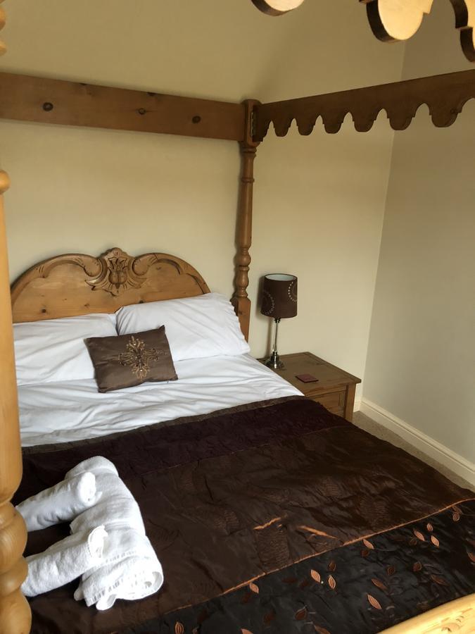 Bed and Breakfast The Blacksmith Arms Олтон Екстер'єр фото
