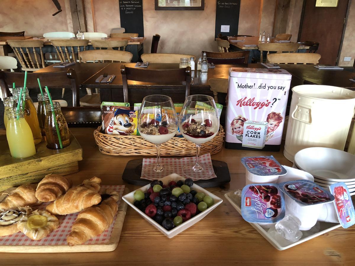 Bed and Breakfast The Blacksmith Arms Олтон Екстер'єр фото